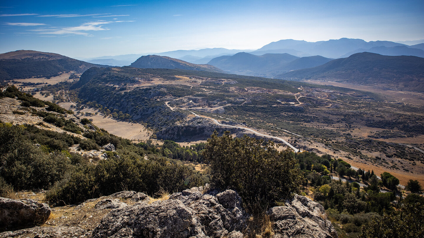Der Balcón de Andalucía — vom Picacho de Cabra reicht der Blick bis zu fünf andalusischen Provinzen