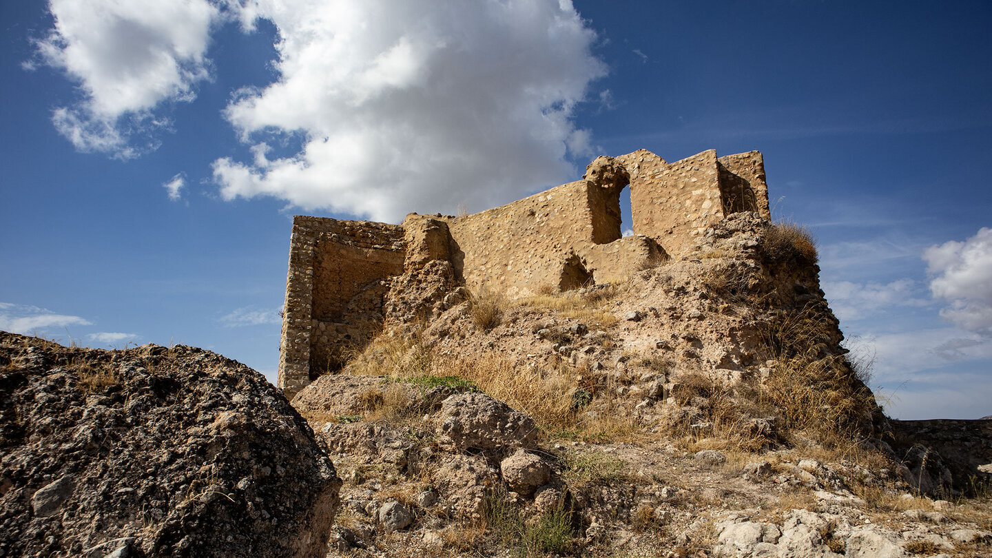 Das Castillo de Carcabuey – Wallfahrtskapelle mit Krücken-Tradition; Platz 4 in unserer Rangliste mit besonderer stiller Tiefe.