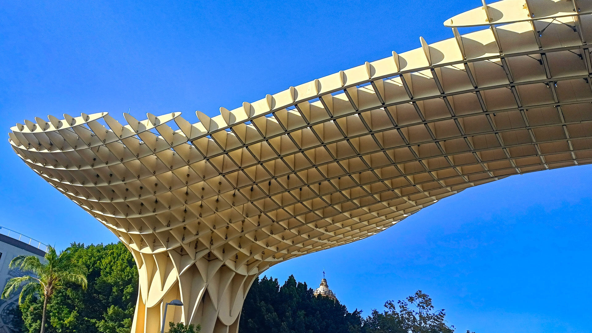 Wahrzeichen von Sevilla: Metropol Parasol auf der Plaza de la Encarnación in der Altstadt